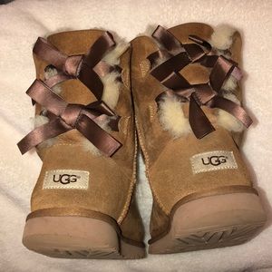 Bow tie Uggs